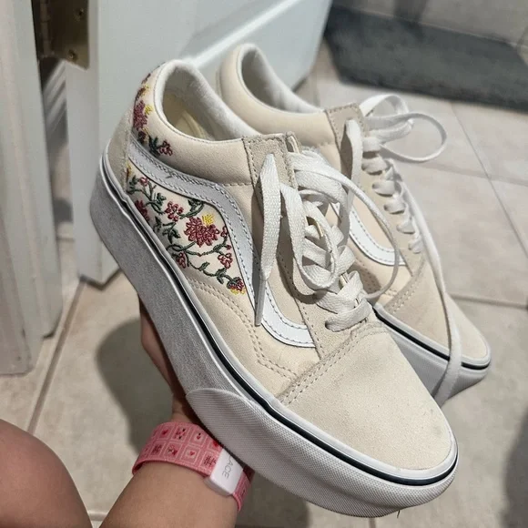 Vans Women's Cream Floral Sneakers - Picture 1 of 2